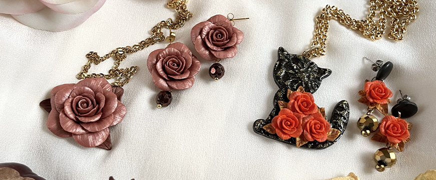 gioielli floreali d’autunno con fiori rosa e dorati realizzati a mano fiordiluna bijoux